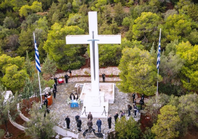 ΦΛΩΡΟΣ ΠΕΣΟΝΤΕΣ ΝΑΥΤΙΚΟΎ