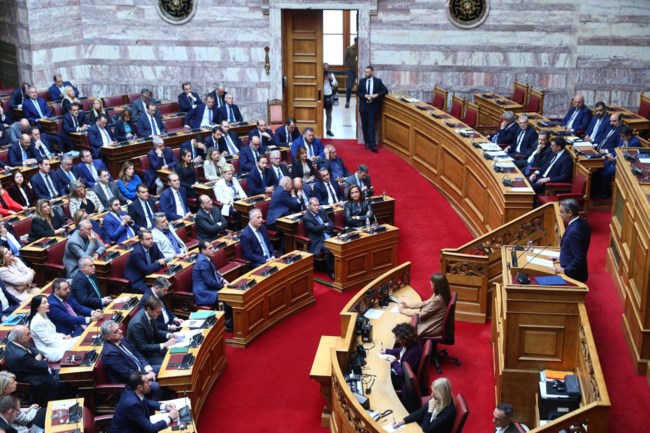 Μητσοτάκης στη Βουλή για τις φωτιές: Δεν μπορούμε να τα περιμένουμε όλα από το κράτος, υπάρχει και η ατομική ευθύνη