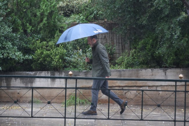 ΚΑΙΡΟΣ ΚΑΤΑΙΓΙΔΑ ΒΡΟΧΗ ΑΘΗΝΑ