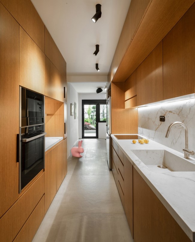 ΣΠΙΤΙ "ΠΑΡΑΘΥΡΟ ΣΤΗΝ ΠΟΛΗ ΘΕΣΣΑΛΟΝΙΚΗ