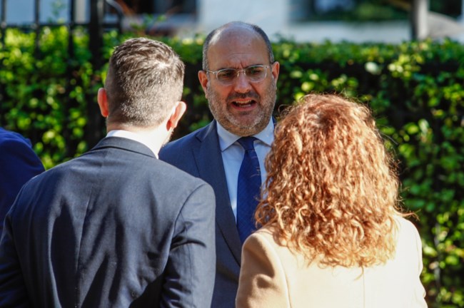ΜΕΓΑΡΟ ΜΑΞΙΜΟΥ ΒΟΥΛΕΥΤΕΣ
