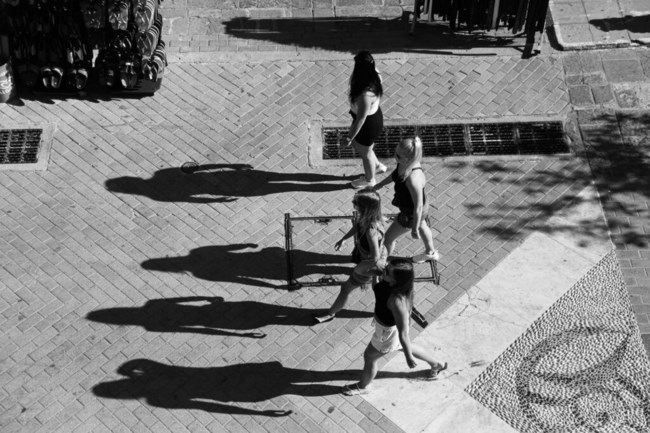 "Εν κινήσει vol 3": Η έκθεση φωτογραφίας που γεμίζει ξανά με εικόνες τον Βοτανικό