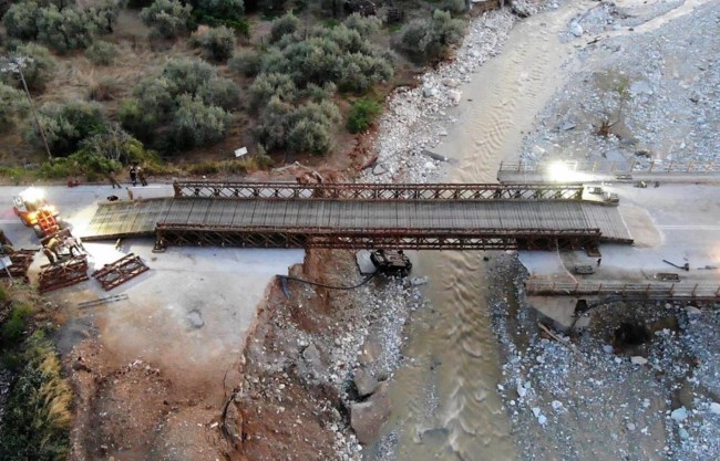 Μαγνησία: Πυρετός εργασιών για να αποκατασταθεί η κυκλοφορία - Ο στρατός εγκαθιστά γέφυρες τύπου Belley [εικόνες]