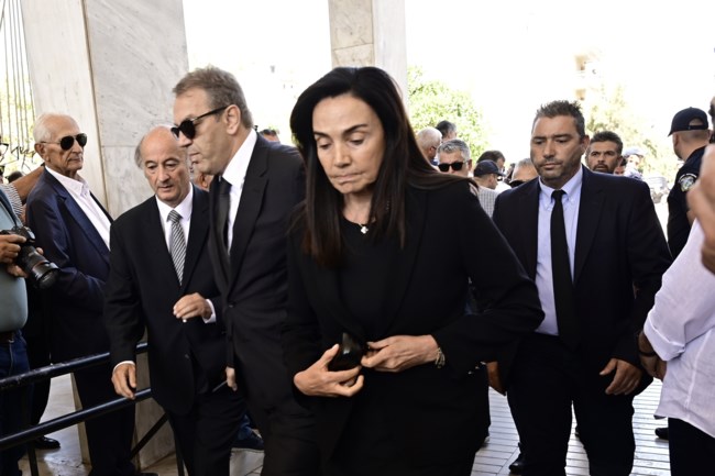 ΛΕΝΑ ΣΑΜΑΡΑ
