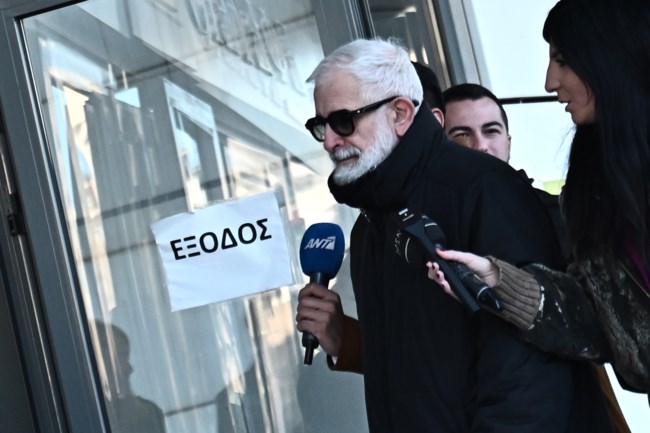Δίκη Φιλιππίδη: "Λένε αηδίες για μένα τα κανάλια και τα πρωινάδικα", λέει ο εισαγγελέας με τις προκλητικές ερωτήσεις