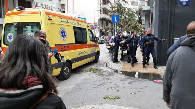 Τρελή πορεία αυτοκινήτου στην Καβάλα - Παρέσυρε και τραυμάτισε θανάσιμα ηλικιωμένο