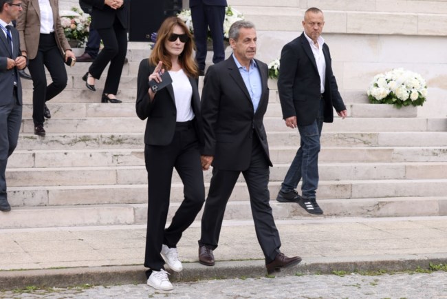 ΣΑΡΚΟΖΙ ΜΠΡΟΥΝΙ