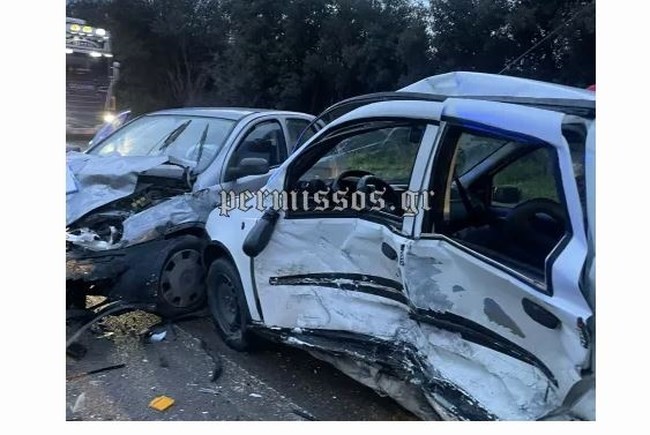 Θανατηφόρο τροχαίο στην Ε.Ο. Θηβών-Χαλκίδας - Ενας 57χρονος νεκρός και ένας τραυματίας [εικόνες]
