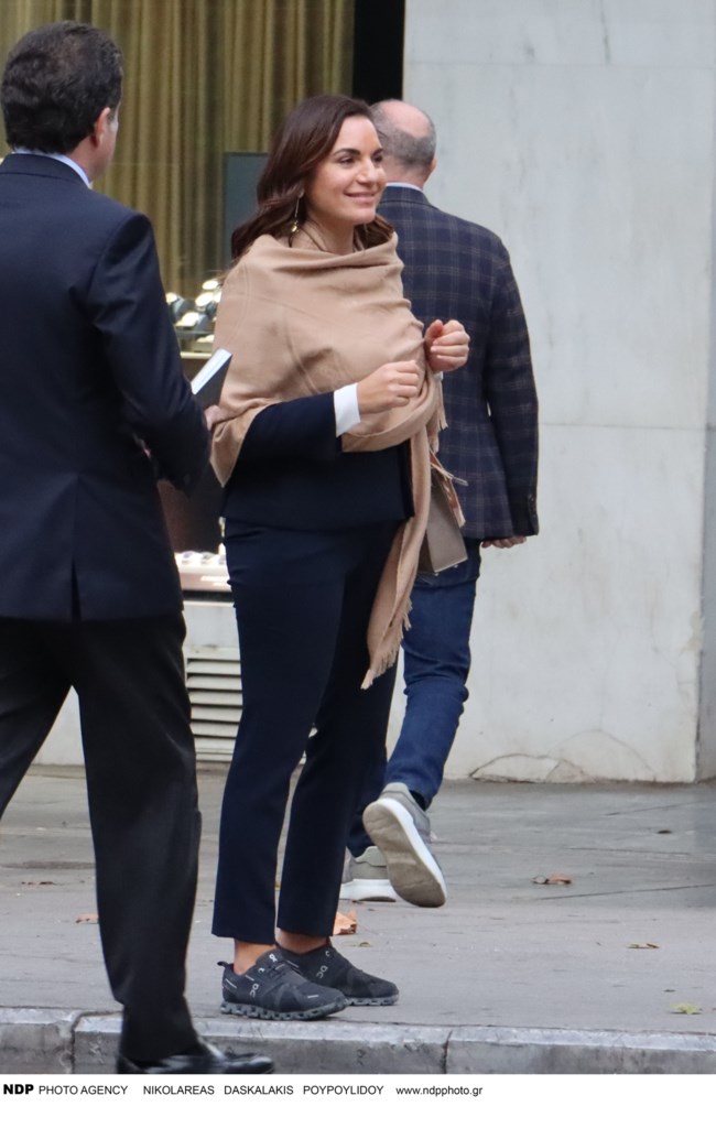 Όλγα Κεφαλογιάννη: Super chic στο κέντρο της Αθήνας