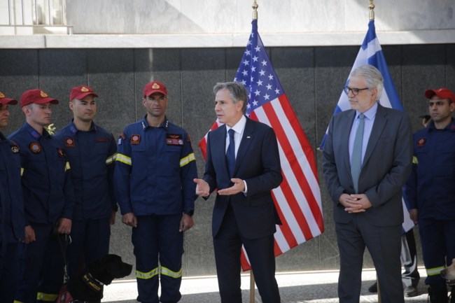 Το "ευχαριστώ" Μπλίνκεν στους άνδρες της ΕΜΑΚ: Είστε οι πιο δημοφιλείς άνθρωποι στην Ελλάδα [εικόνες]