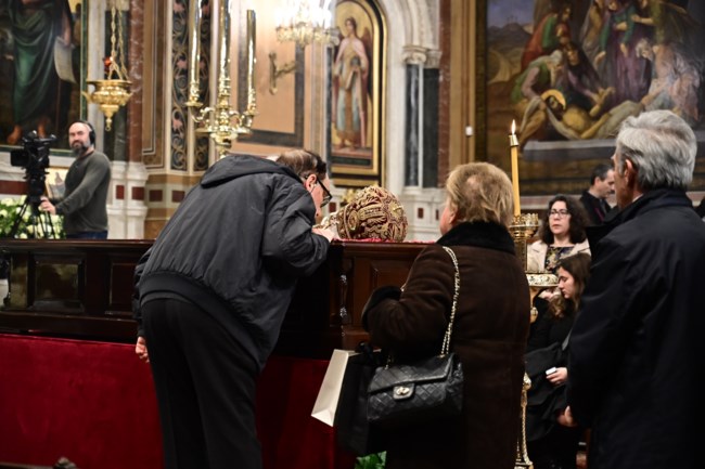 Λαϊκό προσκύνημα - Αρχιεπίσκοπος Αναστάσιος