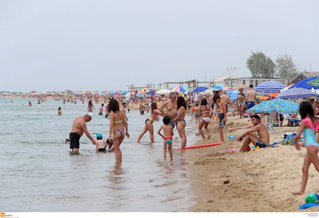 Απόδραση των κατοίκων της Θεσσαλονίκης στις κοντινές παραλίες - Πανικός στην Επανομή