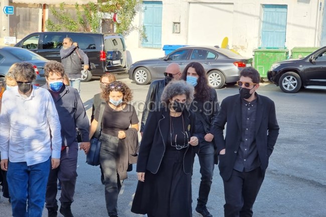 Μίκης Θεοδωράκης: Πήγε τελικά στο μνημόσυνο η Μαργαρίτα - Μαζί με τον αδερφό της [Εικόνες - Βίντεο]