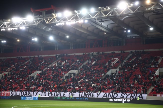 "Αλληλεγγύη" από τη Θύρα 7 στους ανθρώπους Τουρκίας και Συρίας και σκληρό "μήνυμα" σε Ερντογάν