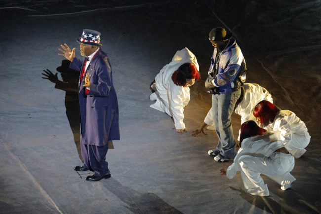 Super Bowl: Το σόου του Κέντρικ Λαμάρ, ο Σάμιουελ Τζάκσον ως "Uncle Sam" και η έκπληξη της Σερένα Γουίλιαμς [βίντεο]