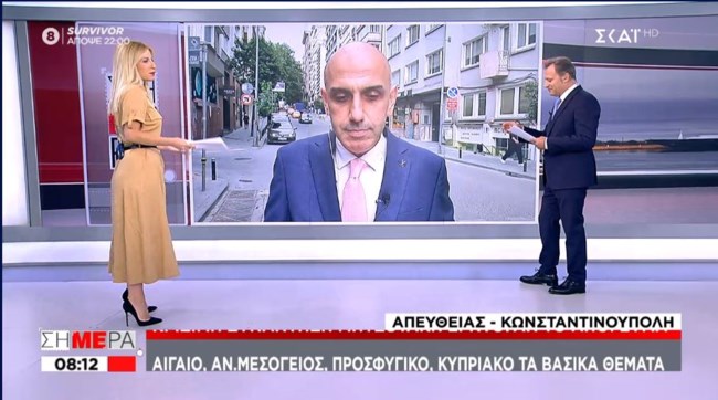 Πατέρας ο δημοσιογράφος Μανώλης Κωστίδης - Το πρώτο παιδί και η εμφάνιση με ροζ γραβάτα