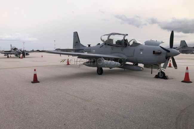 Tα αμερικανικά αεροσκάφη A-29 Super Tucano έκαναν στάση στα Χανιά στον δρόμο προς...  Αφγανιστάν [εικόνες]