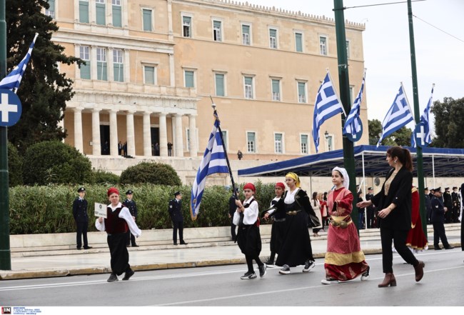 H μεγάλη παρέλαση των μαθητών της Αθήνας για την Εθνική Επέτειο της 25ης Μαρτίου [εικόνες]