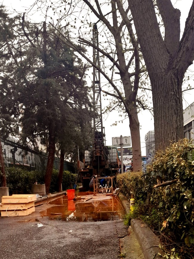 Εννέα γεωτρήσεις σε βάθος 30 μέτρων μέσα στο εκθεσιακό κέντρο της ΔΕΘ