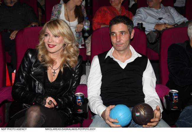 Σμαράγδα Καρύδη – Θοδωρής Αθερίδης: Η κοινή τους πορεία στη ζωή και στη σκηνή, πριν ακολουθήσουν χωριστούς δρόμους [βίντεο]