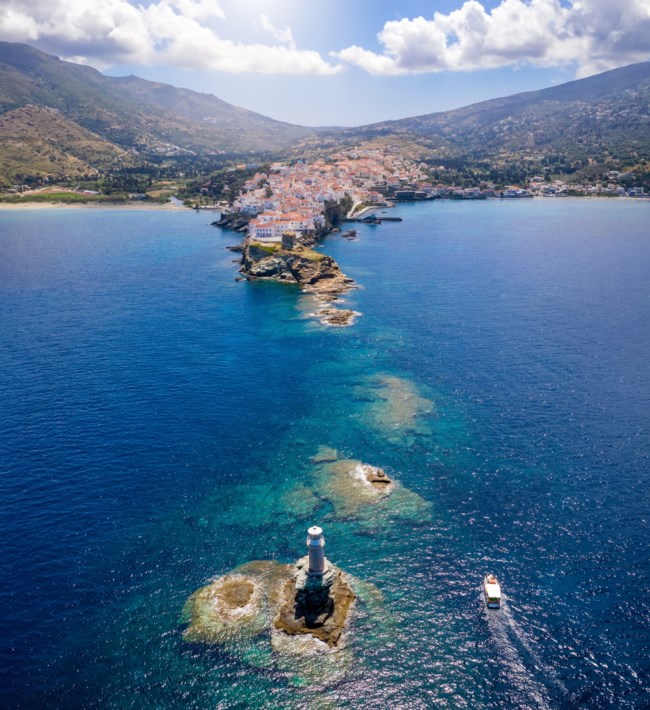 Το "μυστικό" κυκλαδίτικο νησί που προτιμούν οι Γερμανοί - "Μοναδική αρχιτεκτονική και γαστρονομία"
