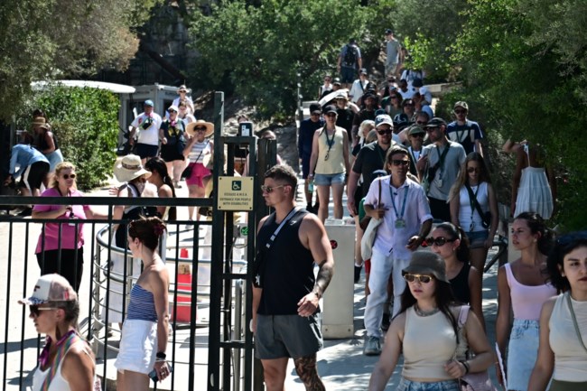 ΤΟΥΡΙΣΤΕΣ ΑΚΡΟΠΟΛΗ