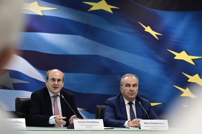 Νέες προοπτικές μετά την επενδυτική βαθμίδα του Fitch - Τι σημαίνει η αναβάθμιση για την Ελλάδα