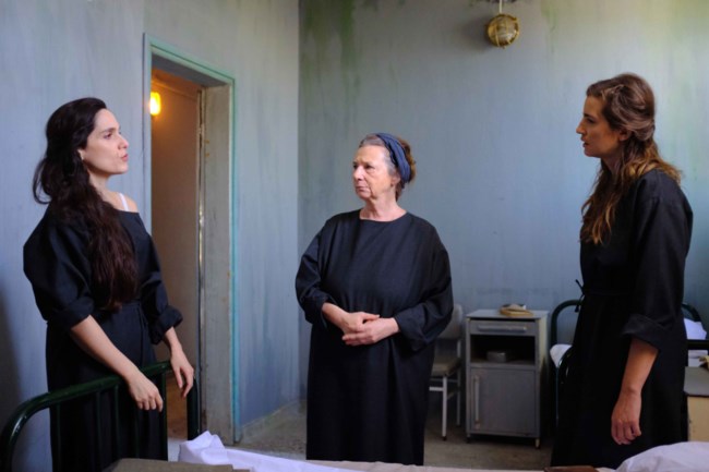 Αγριες Μέλισσες: Ο Λάμπρος δίνει αγώνα για να σώσει την Ελένη από τον Βόσκαρη