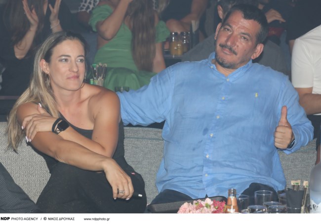 Πύρρος Δήμας – Αφροδίτη Σκαφίδα: Αγκαλιά σε γνωστό νυχτερινό κέντρο - Η σπάνια κοινή έξοδος