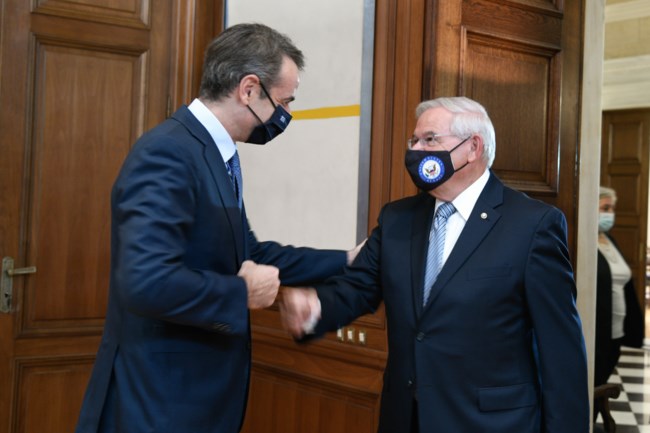 Οι πυρκαγιές στη συνάντηση Μητσοτάκη - Μενέντεζ: "Ηγετικός ο ρόλος της Ελλάδας, οι ανθρώπινες ζωές το πιο σημαντικό"