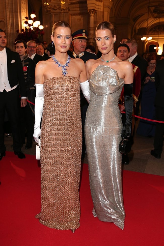 Οι πανέμορφες δίδυμες ανιψιές της πριγκίπισσας Νταϊάνα κλέβουν την παράσταση στον ετήσιο χορό στην Όπερα της Βιέννης