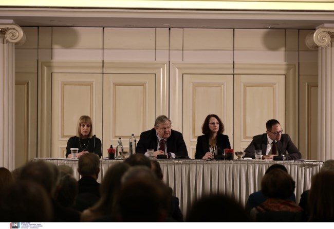 Κύκλος Ιδεών: Σε εξέλιξη το τριήμερο συνέδριο για τη Μεταπολίτευση - Τι έδειξε η έρευνα της Metron Analysis