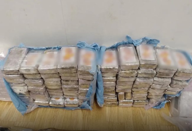 Συνέλαβαν 28χρονο στα Β. Προάστια με 38 κιλά κάνναβης και επτά κιλά κοκαΐνης