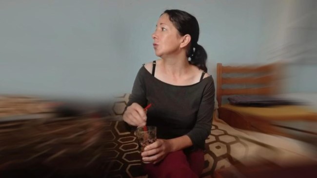 Θρίλερ στην Κυπαρισσία: Πτώμα γυναίκας βρέθηκε τσιμεντωμένο στην αυλή - Ενδείξεις ότι ανήκει στην αγνοούμενη Ρουμάνα
