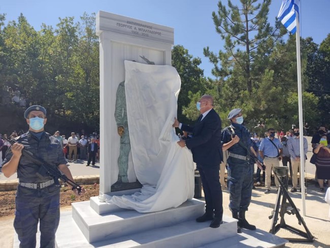 Καρδίτσα: Συγκίνηση στα αποκαλυπτήρια του μνημείου για τον Γιώργο Μπαλταδώρο [εικόνες-βίντεο]