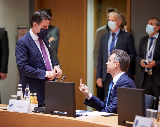 Σύνοδος Κορυφής: Εμμένει στις θέσεις της η Ελλάδα - Σκληρές κόντρες και "απειλές" για βέτο