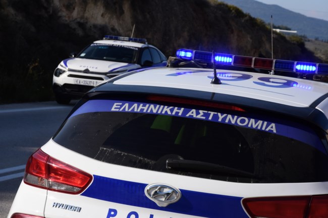 Χειροπέδες σε δύο αστυνομικούς για κλοπή και παράνομη βία - Το περιστατικό στον  Άγιο Παντελεήμονα που τους "'έκαψε"