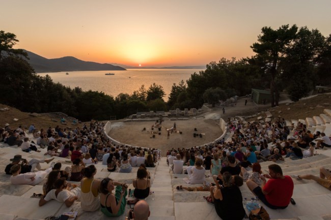 Το ελληνικό νησί με την απαράμιλλη φυσική ομορφιά - Οι αρχοντικές παραλίες και η ιστορία που χάνεται στα βάθη των αιώνων