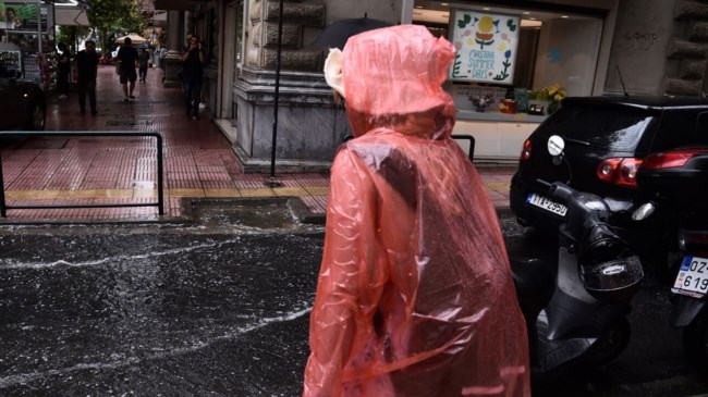 Καιρός: Από καλοκαίρι... φθινόπωρο - "Βουτιά" της θερμοκρασίας με βροχές και καταιγίδες - Άνεμοι ακόμα και 9 μποφόρ