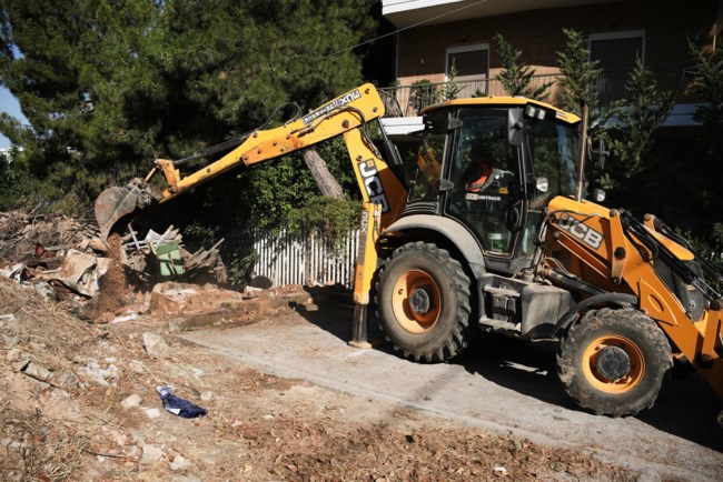 Σε κατεδαφίσεις 70 επικίνδυνων κτισμάτων προχωρά ο δήμος Αθηναίων - Σε 21 περιοχές [εικόνες]
