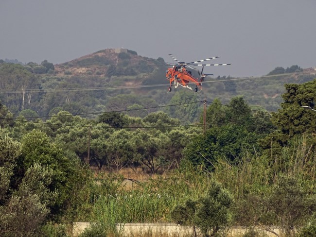 Φωτιά στη Ρόδο: Σε κατάσταση έκτακτης ανάγκης οι Δημοτικές Ενότητες Πεταλούδων και Καλλιθέας