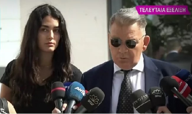Μάιρα Κούγια: Η πρώτη εμφάνιση στα δικαστήρια - Κομψή δικηγορίνα με αναλογίες μοντέλου η 19χρονη
