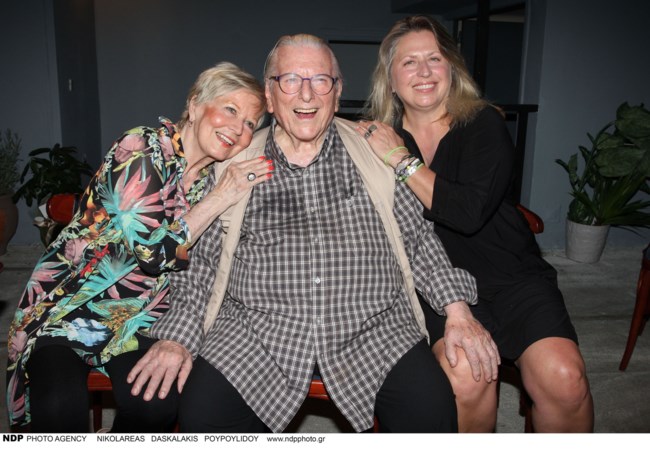 Ο "θησαυρός" του Κώστα Βουτσά: Σκοτωμός ανάμεσα στην κόρη και την πρώην σύζυγο του ηθοποιού για 30 έργα τέχνης