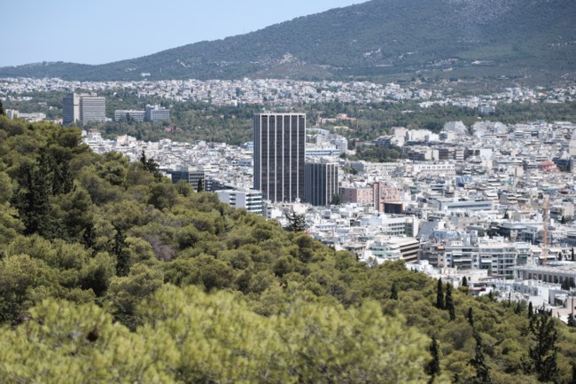 Στο μάτι της εφορίας χιλιάδες υποθέσεις μεταβίβασης ακινήτων με μετρητά - Ελεγχος και σε γονικές παροχές
