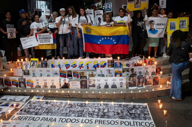 Guardian:  Ο Μαδούρο έχει φύγει, αλλά το καθεστώς του είναι άθικτο και η αντιπολίτευση στο περιθώριο