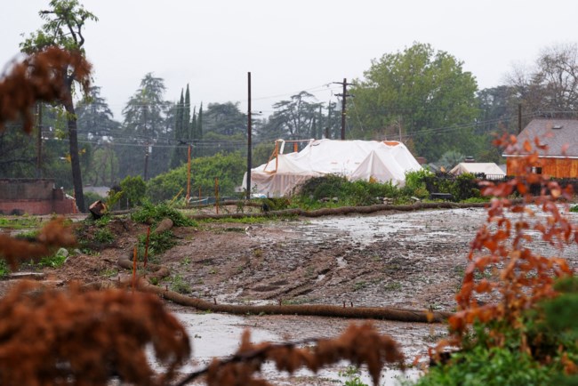 ΚΑΛΙΦΟΡΝΙΑ ΚΑΚΟΚΑΙΡΙΑ ΠΛΗΜΜΥΡΕΣ