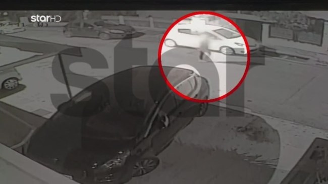Πετρούπολη: Καρέ καρέ η στιγμή που 18χρονη τρέχει να ξεφύγει από επιδειξία - "Τρόμαξα πάρα πολύ, μου κόπηκαν τα πόδια"