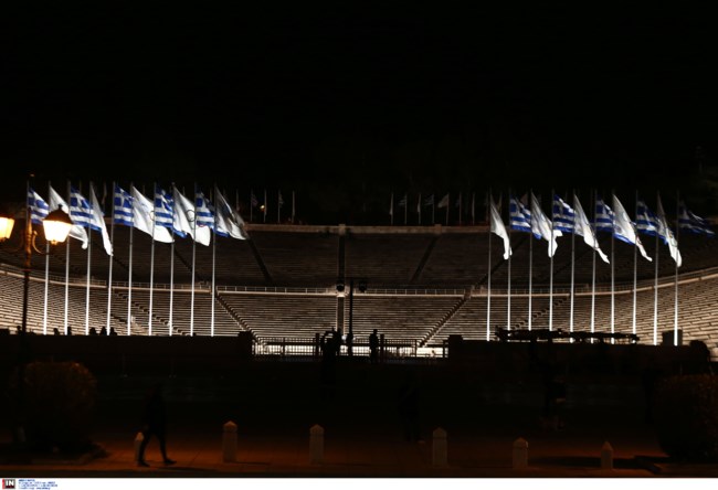 Νέο "φως" στο εμβληματικό Καλλιμάρμαρο: Ο "θερμός" φωτισμός που αναδεικνύει το πεντελικό μάρμαρο [Εικόνες]