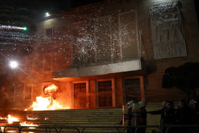 ΑΛΒΑΝΙΑ ΤΙΡΑΝΑ ΕΠΕΙΣΟΔΙΑ ΑΝΤΙΚΥΒΕΡΝΗΤΙΚΗ ΔΙΑΔΗΛΩΣΗ