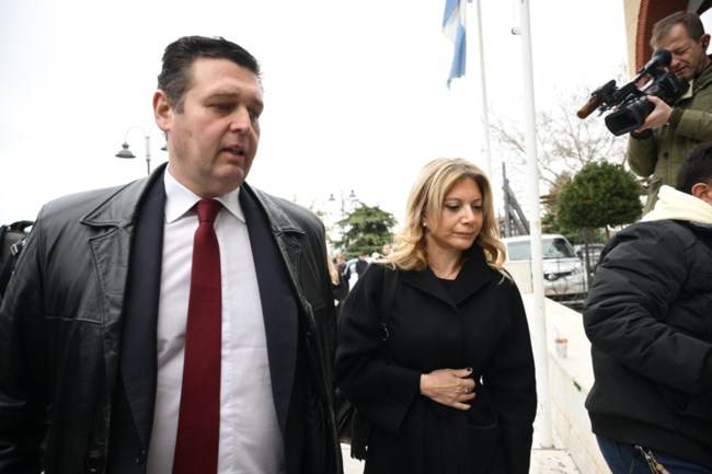Λάρισα: Στην κηδεία του Βασίλη Καλογήρου η Καρυστιανού - "Έχουν περάσει διάφορες σκέψεις απ’ το μυαλό μου" [βίντεο]